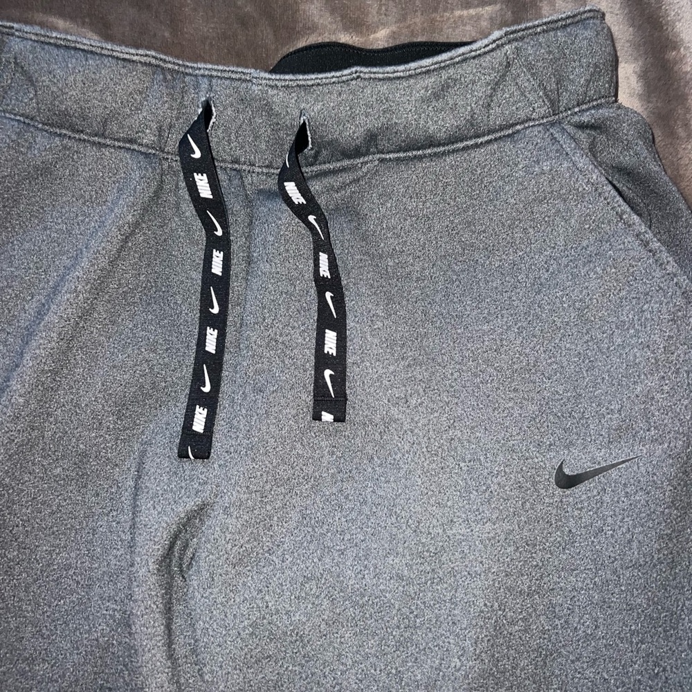 Nike sweatpants - Picture 2 of 5